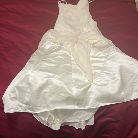 Wedding dress, David’s bridal, size 6 - Picture 4 of 9
